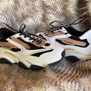 STEVE MADDEN size 7.5 medium, POSSESSION BLACK/TAN